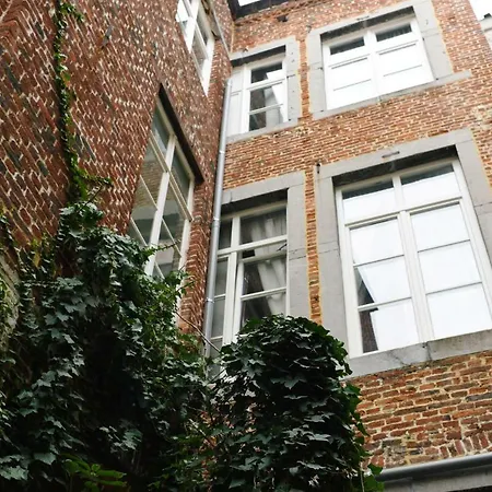Bed College 3*